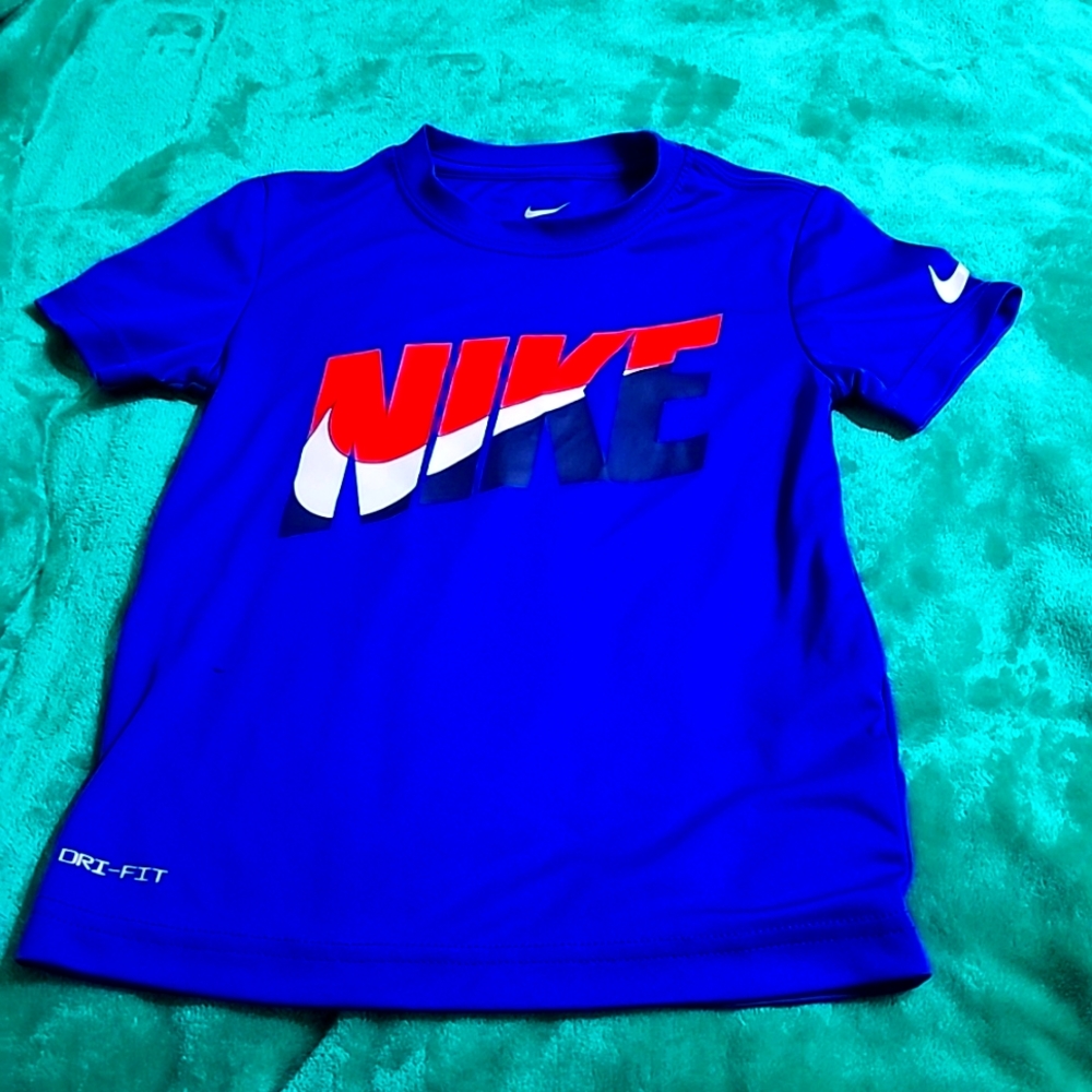 BOYS Dri Fit Nike Shirt